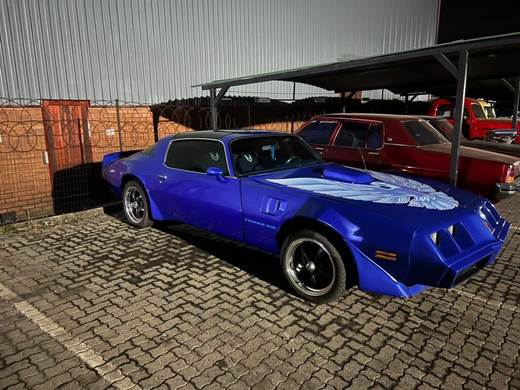 Johnny Dust blue Pontiac Transam