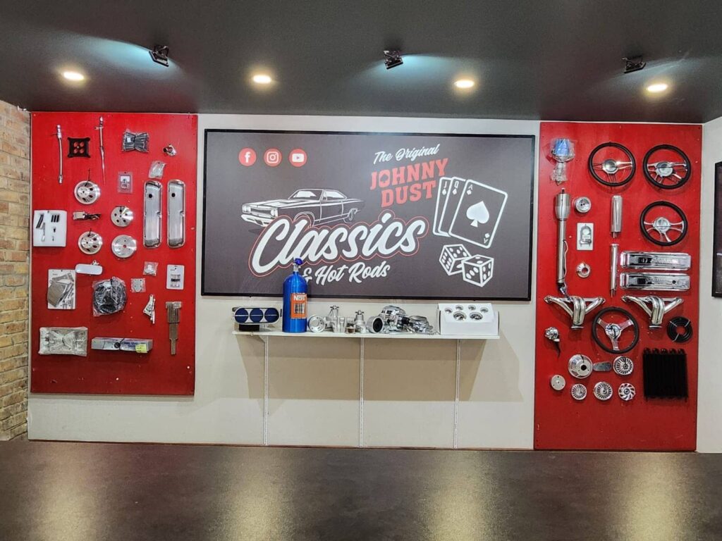 Johnny dust Reception